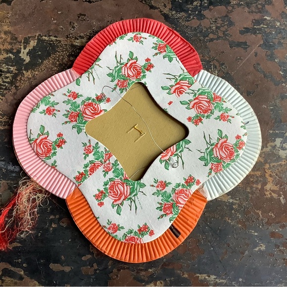 Vintage Asian Paper Lanterns Four Colors Hand Painted - Picture 6 of 7